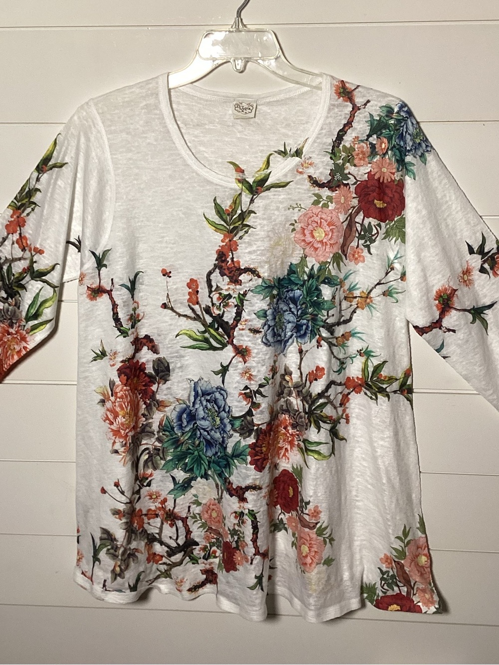 White Floral Scoop-Neck Long Sleeve Tee